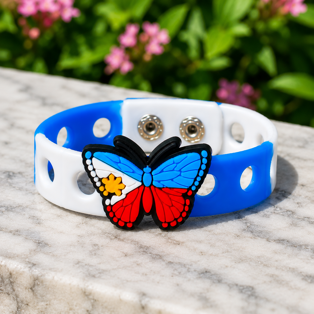 🦋 Colorful butterfly bracelet with a soft adjustable blue-and-white band. Perfect for gifts 🎁, summer outfits ☀️, and everyday fun.