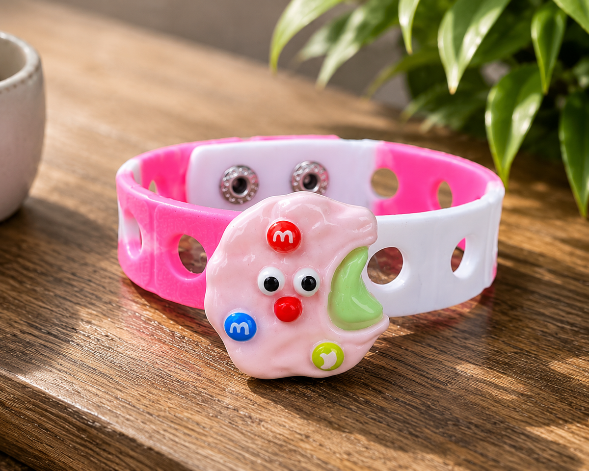 Bring sweet and playful vibes to your little one’s style with the Candy Moon Bracelet! Featuring a cute pink and white adjustable band with a fun candy-inspired moon charm, this bracelet is perfect for everyday wear, birthday gifts 🎁, party favors 🎉, and kids who love colorful accessories. Lightweight, comfortable, and full of personality, it’s designed to make every outfit extra fun and adorable. 💖