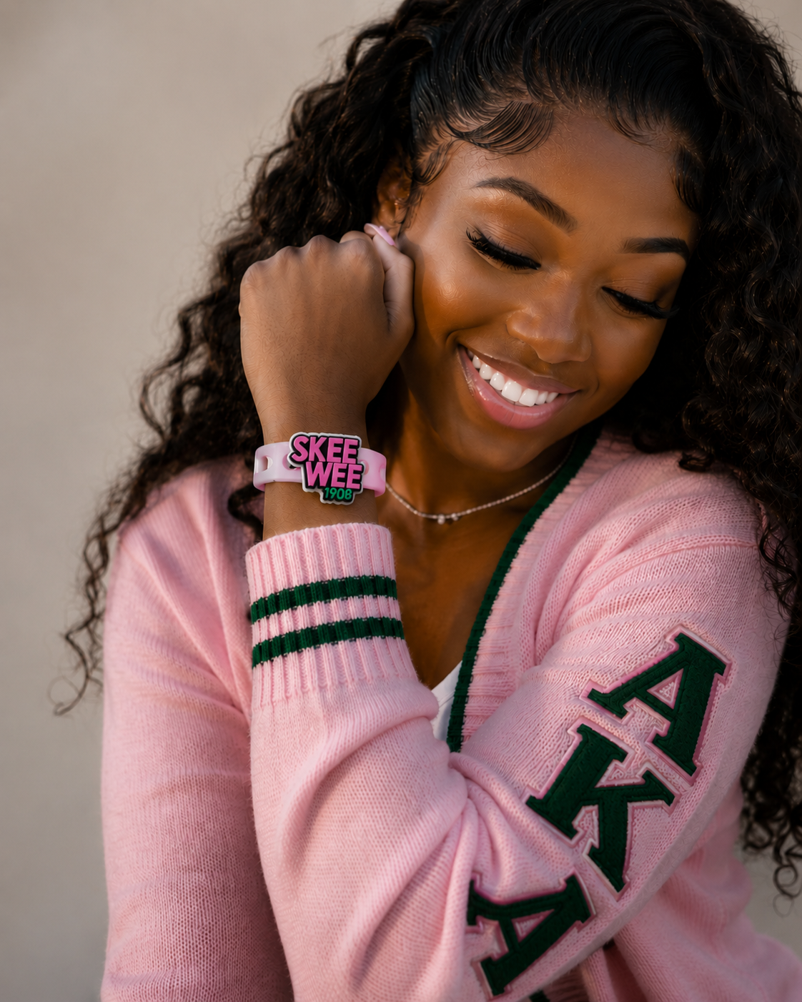 💖 Stylish pink “SKEE WEE 1908” bracelet with a soft adjustable band. Perfect for gifts 🎁, sorority events, and everyday fashion.