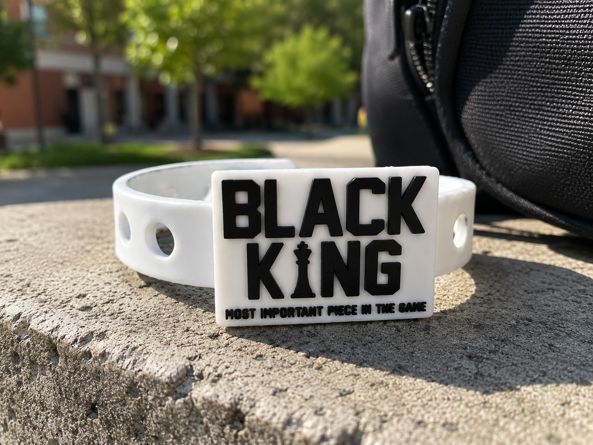🖤 Powerful BLACK KING silicone bracelet inspired by leadership, confidence, and strength. Stylish statement bracelet designed for modern kings and everyday wear.